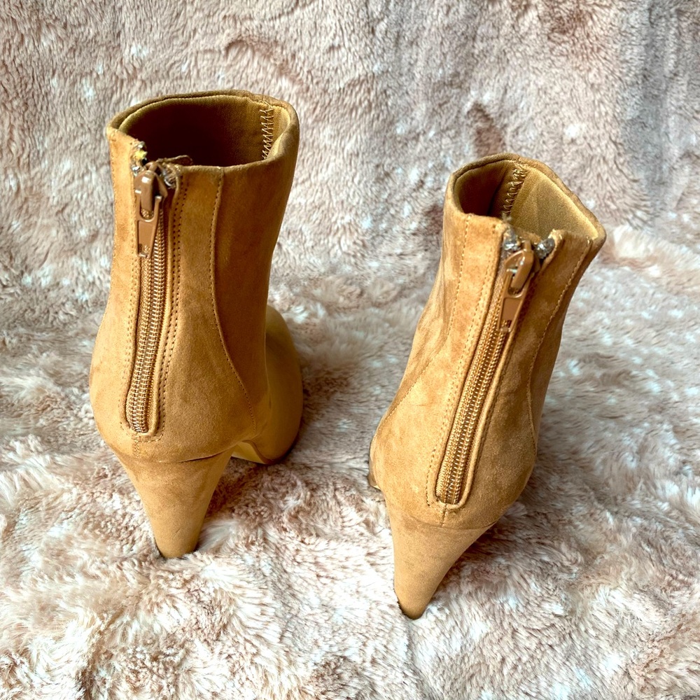 Forever 21 Women's Tan Suede Ankle Booties Heels Shoes Size 8 - Picture 3 of 3